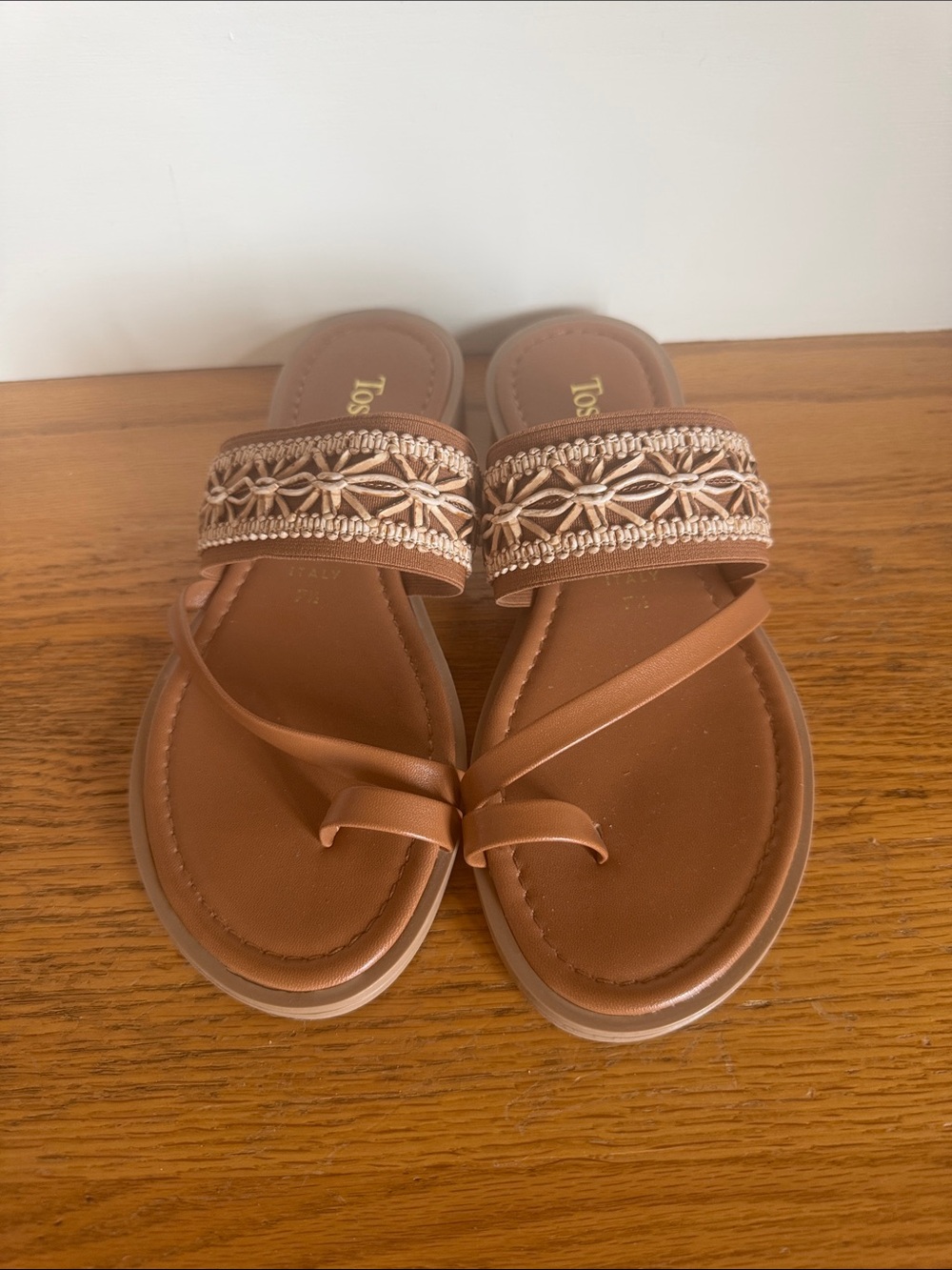 TOSCA BLU Tan Braided Strap Toe-Loop Slide Sandals